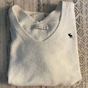 Abercrombie & Fitch women’s White Sweater size m